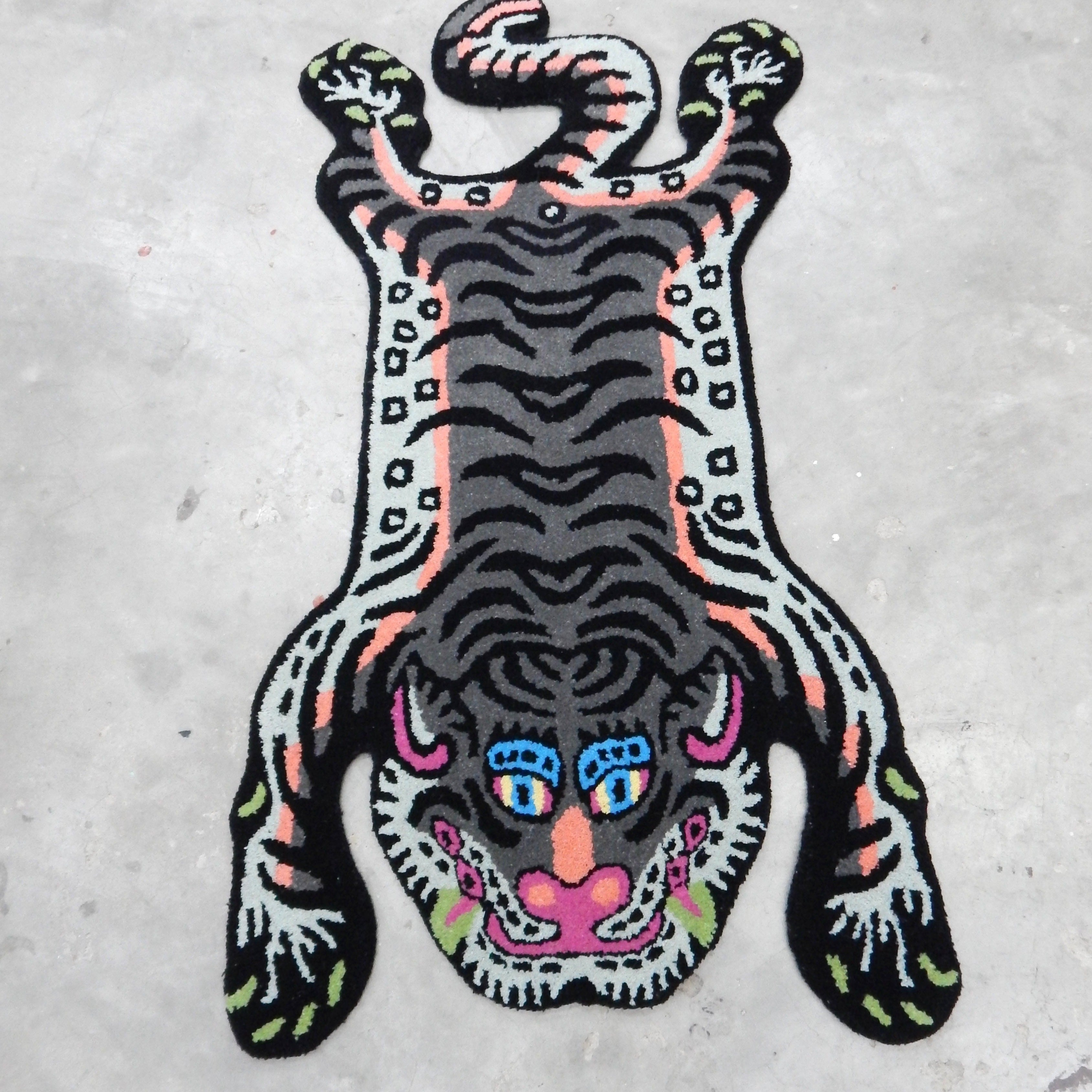 Tibetan Tiger Gray Tufted Woolen Tibetan Rug - Gray Color