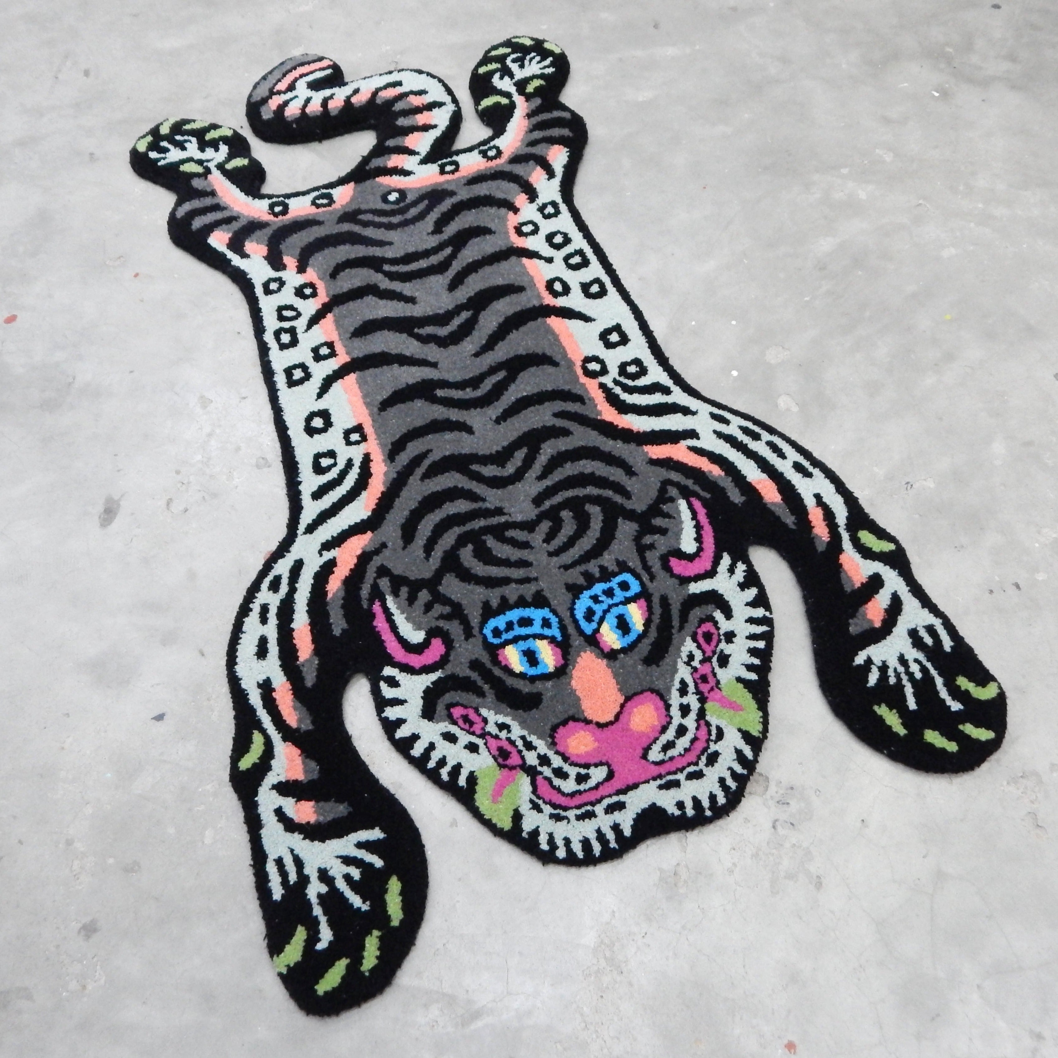 Tibetan Tiger Gray Tufted Woolen Tibetan Rug - Gray Color