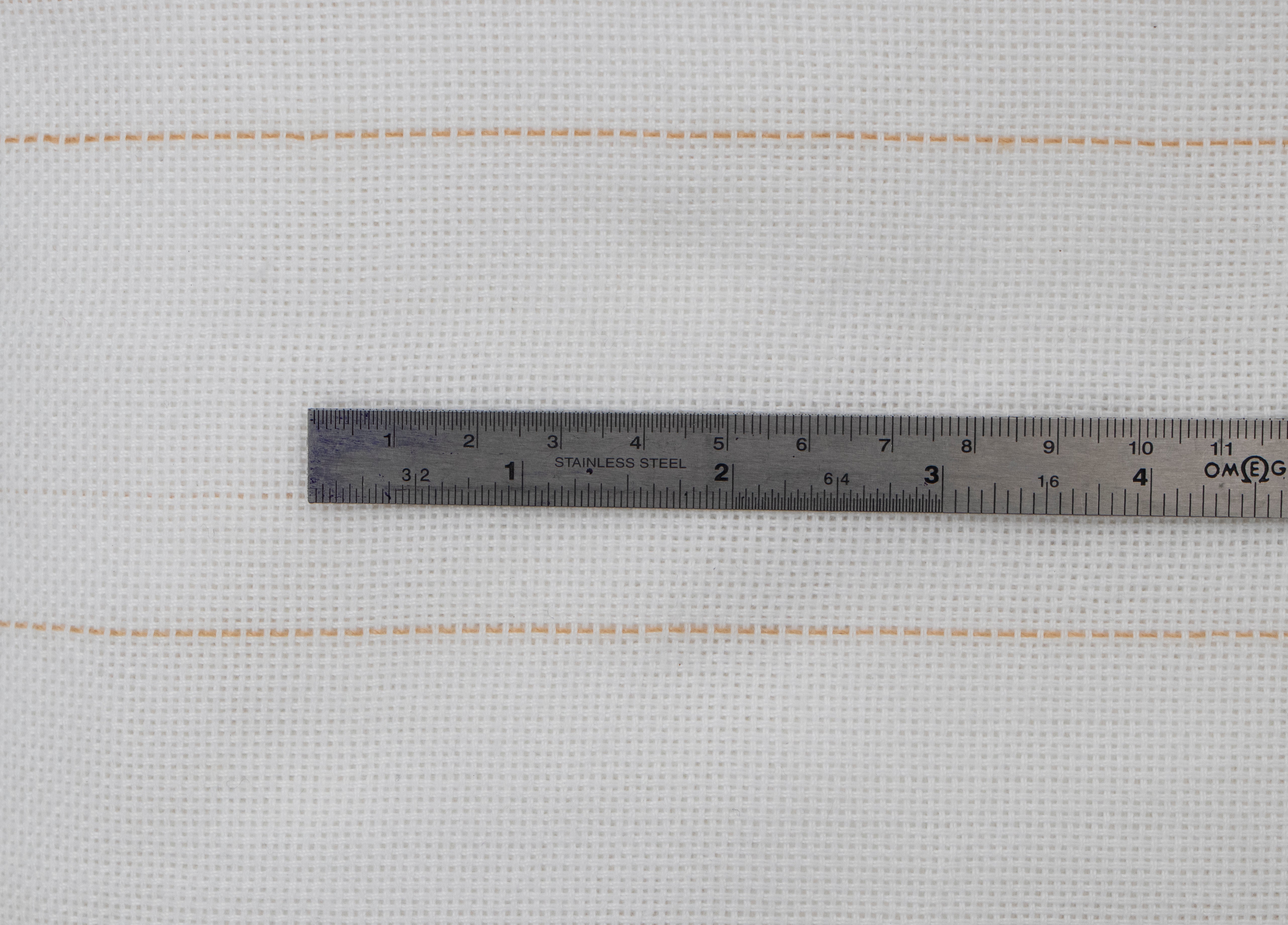 100% Polyester Rug Tufting Fabric with Yellow Guideline